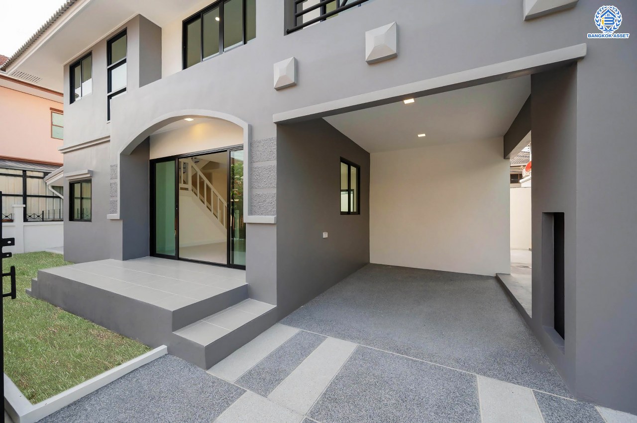 บ้านมือสองตกแต่งใหม่ โครงการ ซอยนวนิช ปากเกร็ด เนื้อที่ 45 ตร.ว. พื้นที่ใช้สอยมากกว่า 164.5 ตร.ม. พร้อมฟังก์ชัน 3 ห้องนอน 3 ห้องน้ำ 1 ห้องอเนกประสงค์ จอดรถได้ 1 คัน บนทำเลเมือง ใกล้เซ็นทรัลแจ้งวัฒนะ จุดขึ้นทางด่วน "แจ้งวัฒนะ" และรถไฟฟ้าสายสีชมพู "สถานีเลี่ยงเมืองปากเกร็ด"...